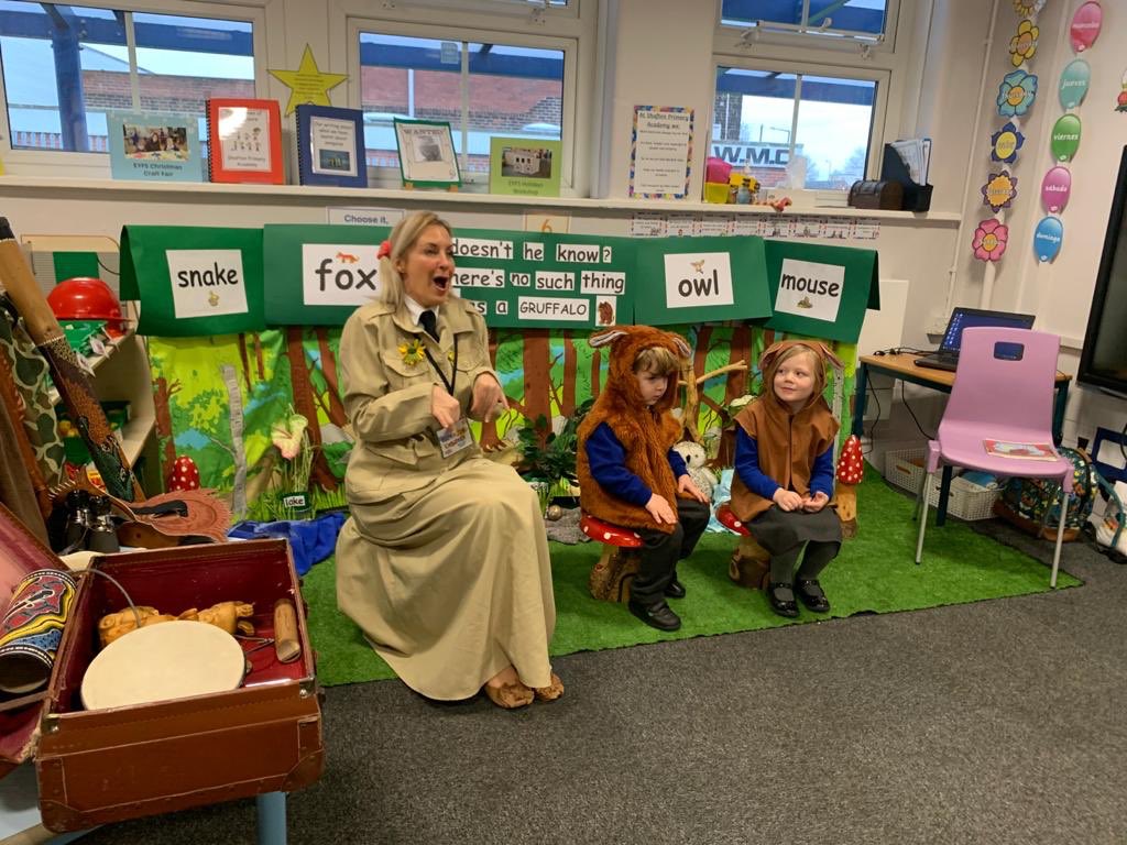 LiftShafton's tweet image. The children have had a lovely morning acting out the story of The Gruffalo. After hunting around school, we found him hiding in the hall! 🦉🐍🐭🦊