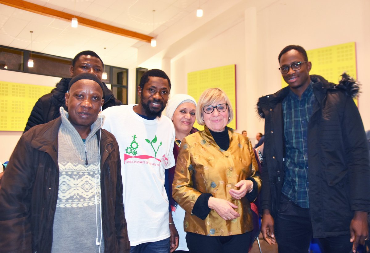 CEDTNF2020's tweet photo. soirée 100% citoyenne,partagée avec nos concitoyens et Martine Soavi autour d'une galette republicaine.#Martinesoavi,#Cedtnf2020,#Municiaples2020 https://t.co/malDOSFzjG