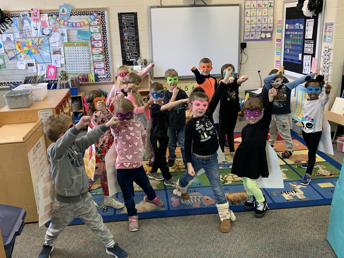 BloominKinders's tweet photo. Super readers celebrate! @howard_huskies #iteachk https://t.co/gReSxQYVto