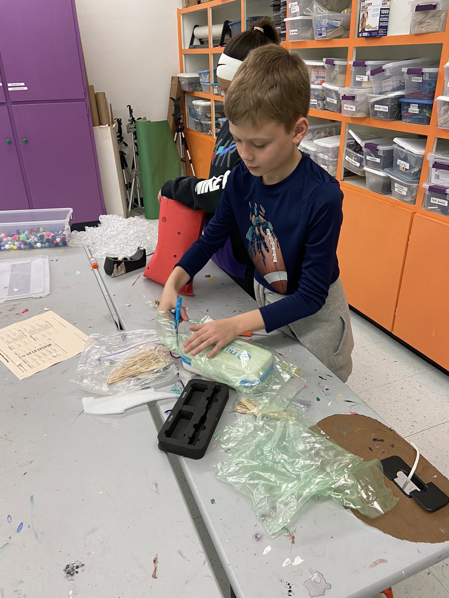 wfTAGurit's tweet image. The #pringleschallenge is ON for these fifth graders from @WFISDschools They must protect a single chip while it travels the district!