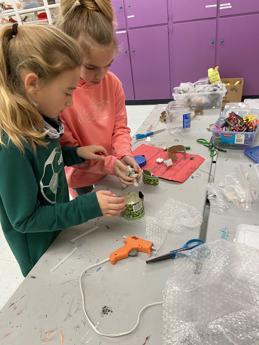 wfTAGurit's tweet image. The #pringleschallenge is ON for these fifth graders from @WFISDschools They must protect a single chip while it travels the district!