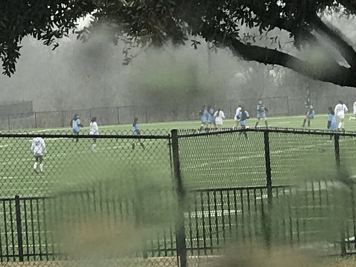 TheColonyVB's tweet photo. @TheColonyHS @TheColonyVB TC Girls Soccer - @NorthwestTourney - winning 2-0 - Pouring Rain=#TCToughestathleteintheschool https://t.co/nHWYiOPTlq