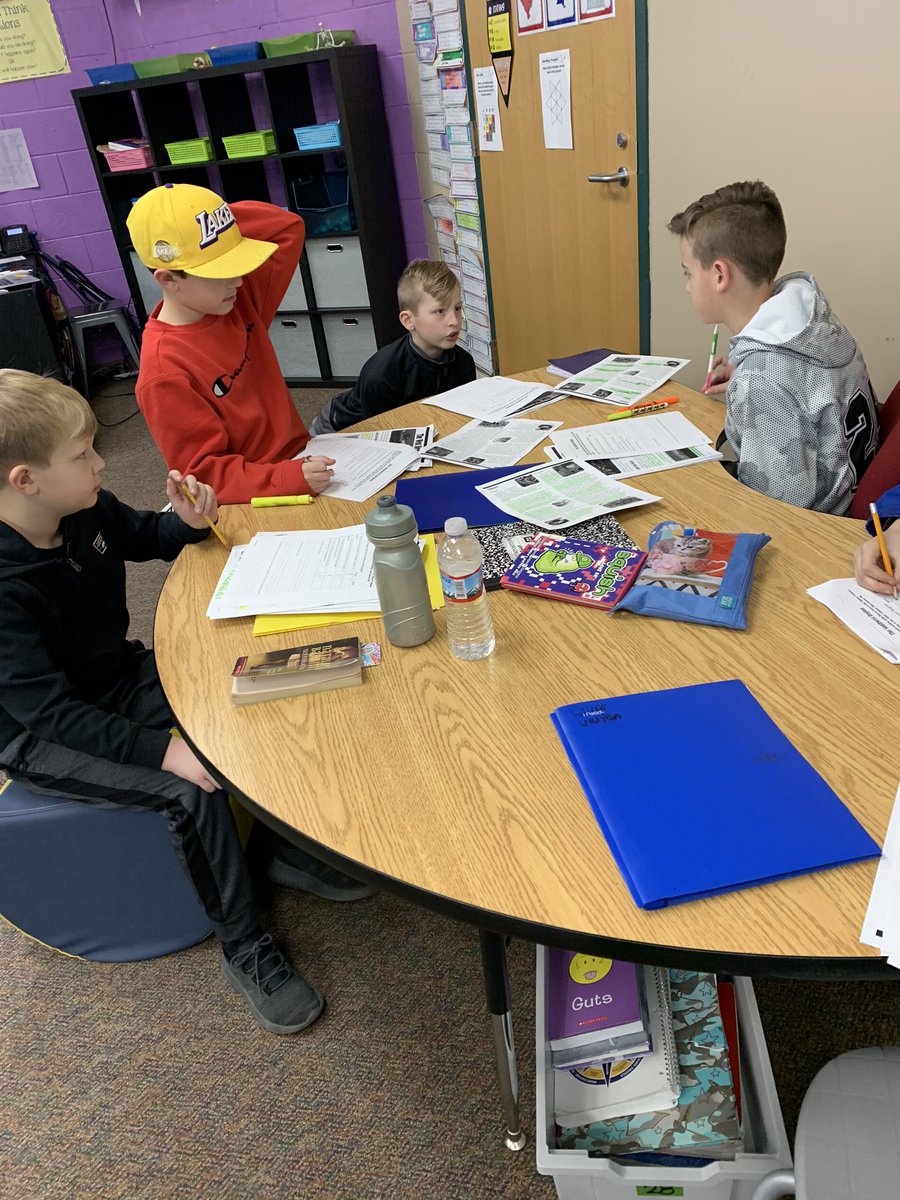 MrsPeetsTweets's tweet photo. Step on in our U.S. regions PBL. We are gathering information and discussing the most important features for each region. #heritagelearn https://t.co/LOT2IBgkMa