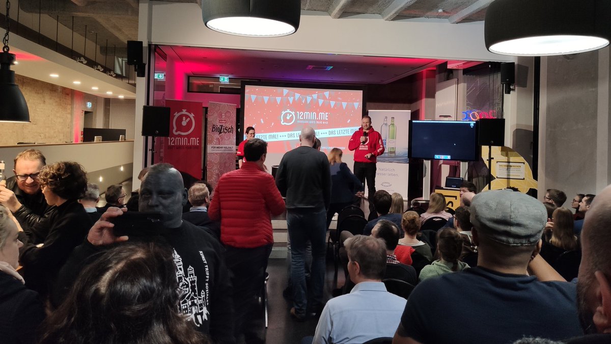 barcamphannover's tweet photo. Heute Abend findet die letzte @12min_me im #Transformationswerk statt. Vielen Dank für Euer Engagement und das viele Herzblut, mit dem Ihr diese wertvolle Veranstaltungsreihe gerockt habt. @neuwaerts_de @joernhut https://t.co/vRIpATNgme