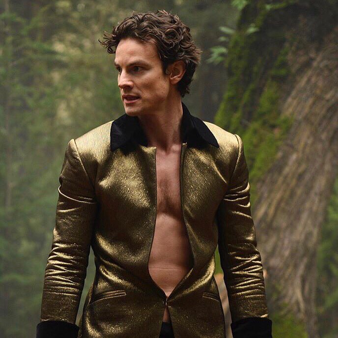 drewwesleybitch's tweet photo. Ok but why is every single actor that plays lucifer on a tv show daddy asf. Like excuse you, step on my neck #Lucifans #ChillingAdventuresOfSabrina https://t.co/jxFDo30OcR
