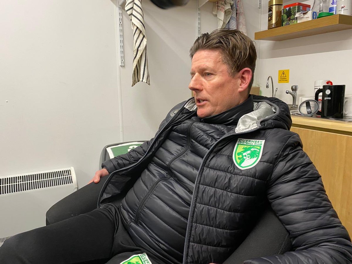NicLeggGFC's tweet photo. Different approach to #TrainingChat @GuernseyFC tonight. @sharmo_7 poses the questions to @TonyVanceGSY... Head to Facebook to watch the interview. https://t.co/q0mzhNmnWR