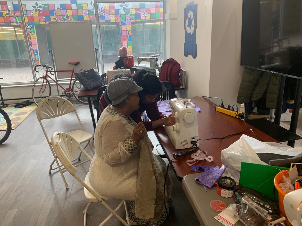 thecornersjt's tweet photo. Join us for sewing workshops at the 240 Share & Reuse Space. Every Thursday 12:30-2 PM. #Sharing #Reusing. #shareandreuse #stjamestown #sharingiscaring #torontocommunity #communityspace #myneighborhood #TOwaste #torontoworkshops #sewing #mending https://t.co/un7WPoedgu