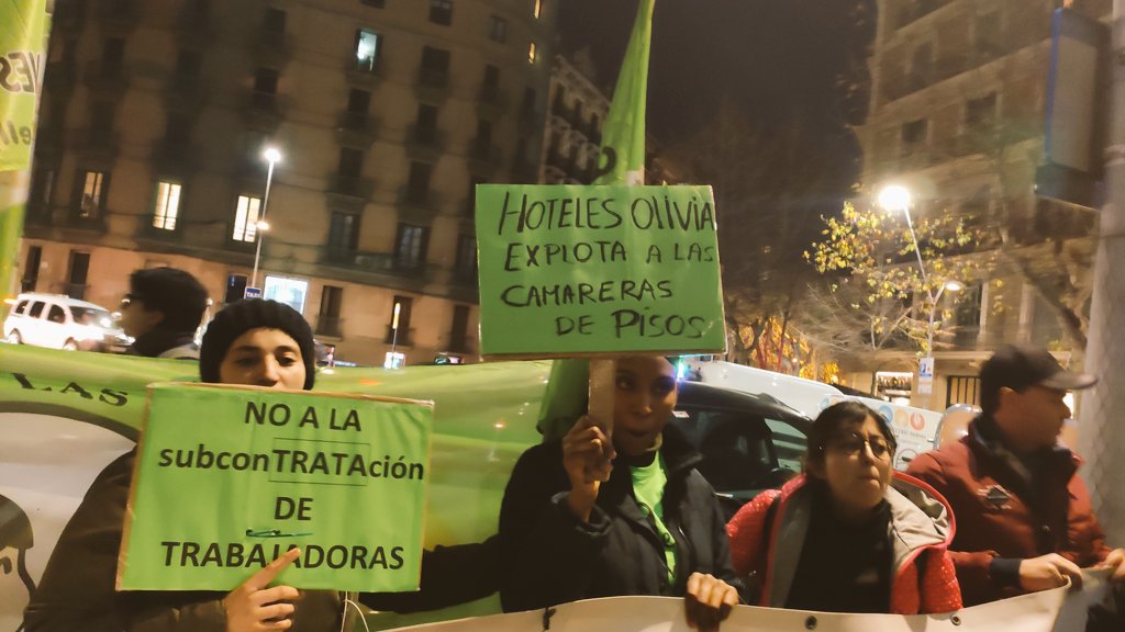 A ver, a ver; ¿Cuándo cae el #MobileWoldCongress? 24,25,26 y 27 de febrero. 
Pues que <a href="/Olivia_Balmes/">Olivia Balmes Hotel</a> se prepare: que allí estaremos hasta que respeten los derechos de nuestras compañeras. ¿Queda claro?☝🏽
#DerechosLaborales ✊🏽
#ReadmisiónDespedida
#LeyKelly 💚