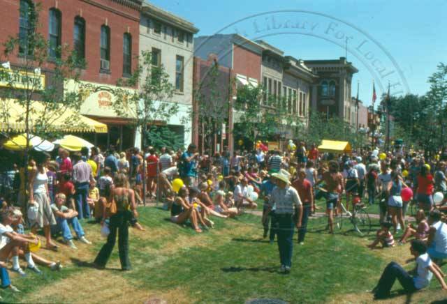 bouldercolorado's tweet photo. #TBT: The grand opening of the Pearl Street Mall on Aug. 6, 1977. 📷:  Carnegie Library for Local History. https://t.co/XdOFh0MoLE