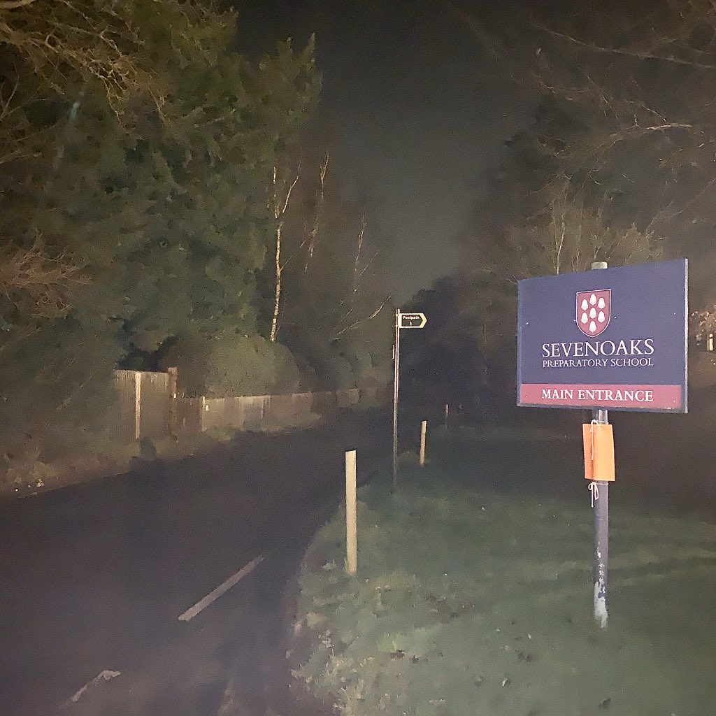 KentPolice7oaks's tweet photo. PCSO Tim is currently out patrolling some of the more #rural parts of #Sevenoaks including #GoddenGreen and #Underriver. On the lookout for any suspicious vehicles or persons but nothing encountered so far! ^TD https://t.co/BmlAQItcS6