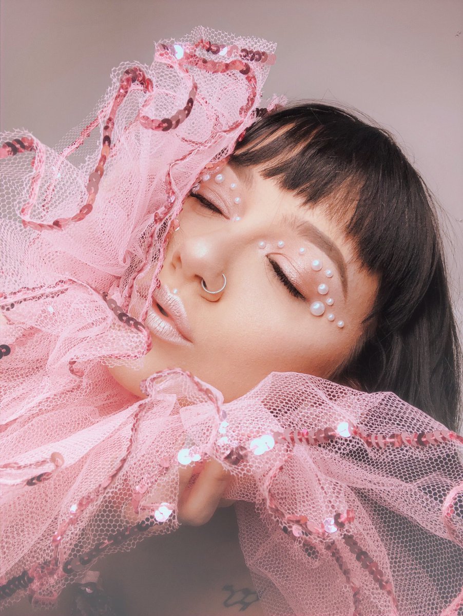 howdydohannah's tweet photo. created a whole concept out of my childhood dance costume!! this set is really special to me 💖✨ https://t.co/EeF9N2bD6d