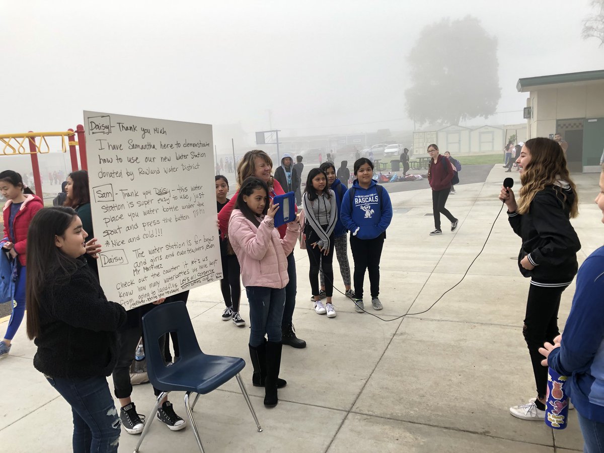 RascalPride's tweet photo. Our #RascalEntertainment team is working on a new episode. 🤩🤩

Cold weather and fog can’t stop these superstars! #RascalReps #WeAreWriters #WeAreRUSD @RowlandSchools @RascalPride 🐾 🦝 https://t.co/NzeNRAGkKE