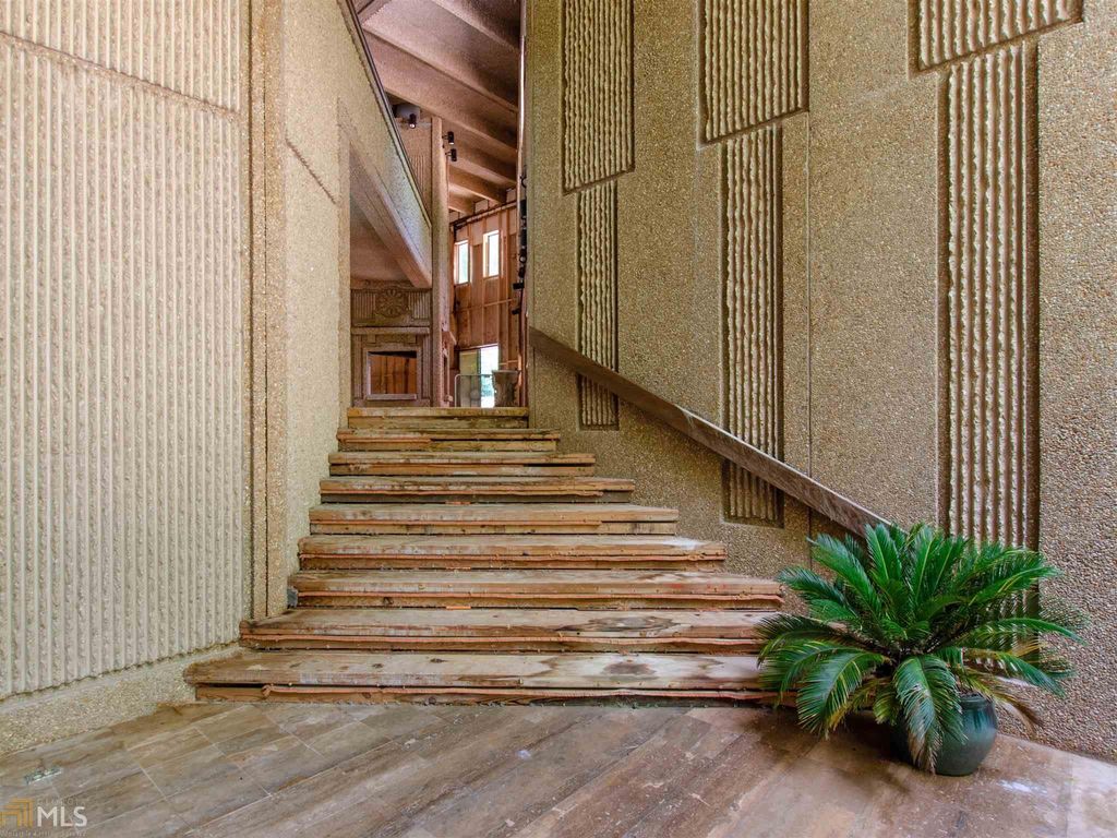 Brutalist home in Georgia, architect unknown (sold 2018 for $325k)