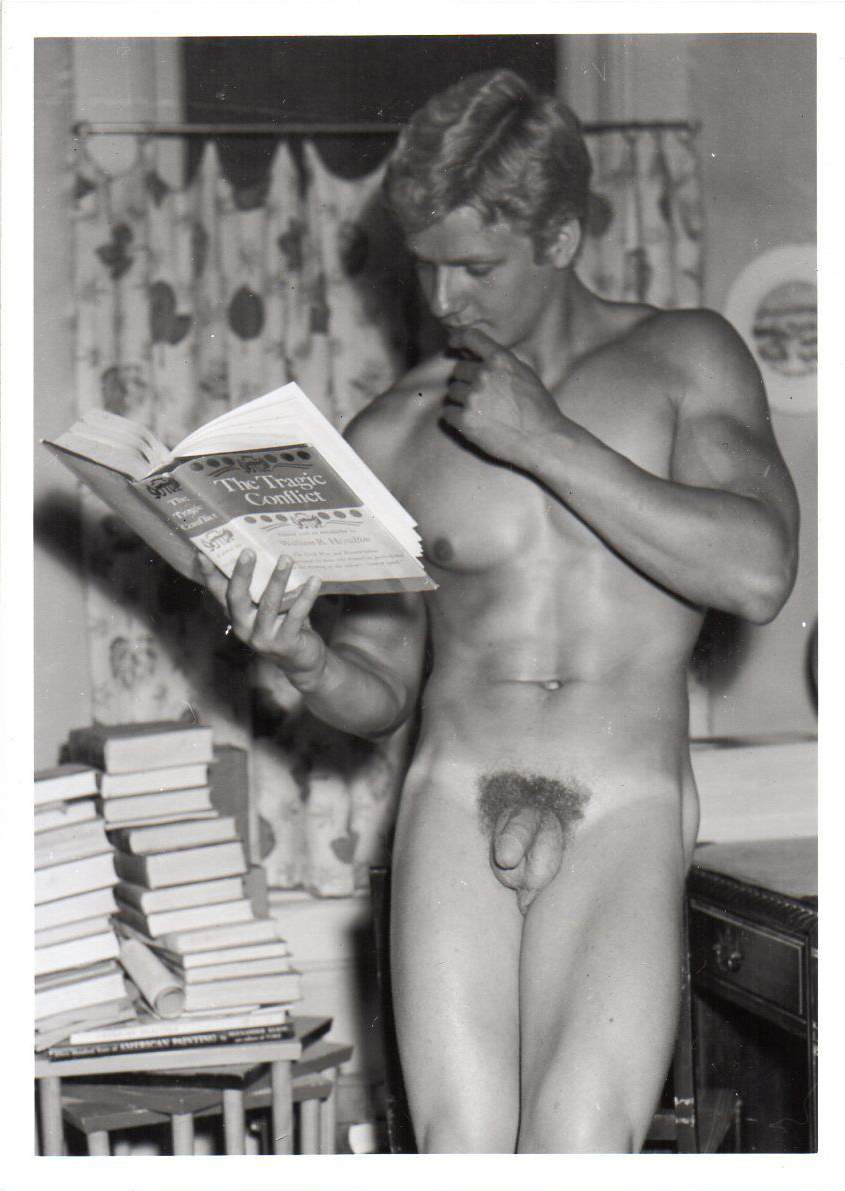 creatureblackl1's tweet photo. Christopher Coe [Photos by Western Photography Guild] Denver, 1975 or earlier #christophercoe #westernphotographyguild #vintagemen #gaymen #vintagegay #nakedman #nakedmen #nakedgay #gay https://t.co/dP0ar5uF4I
