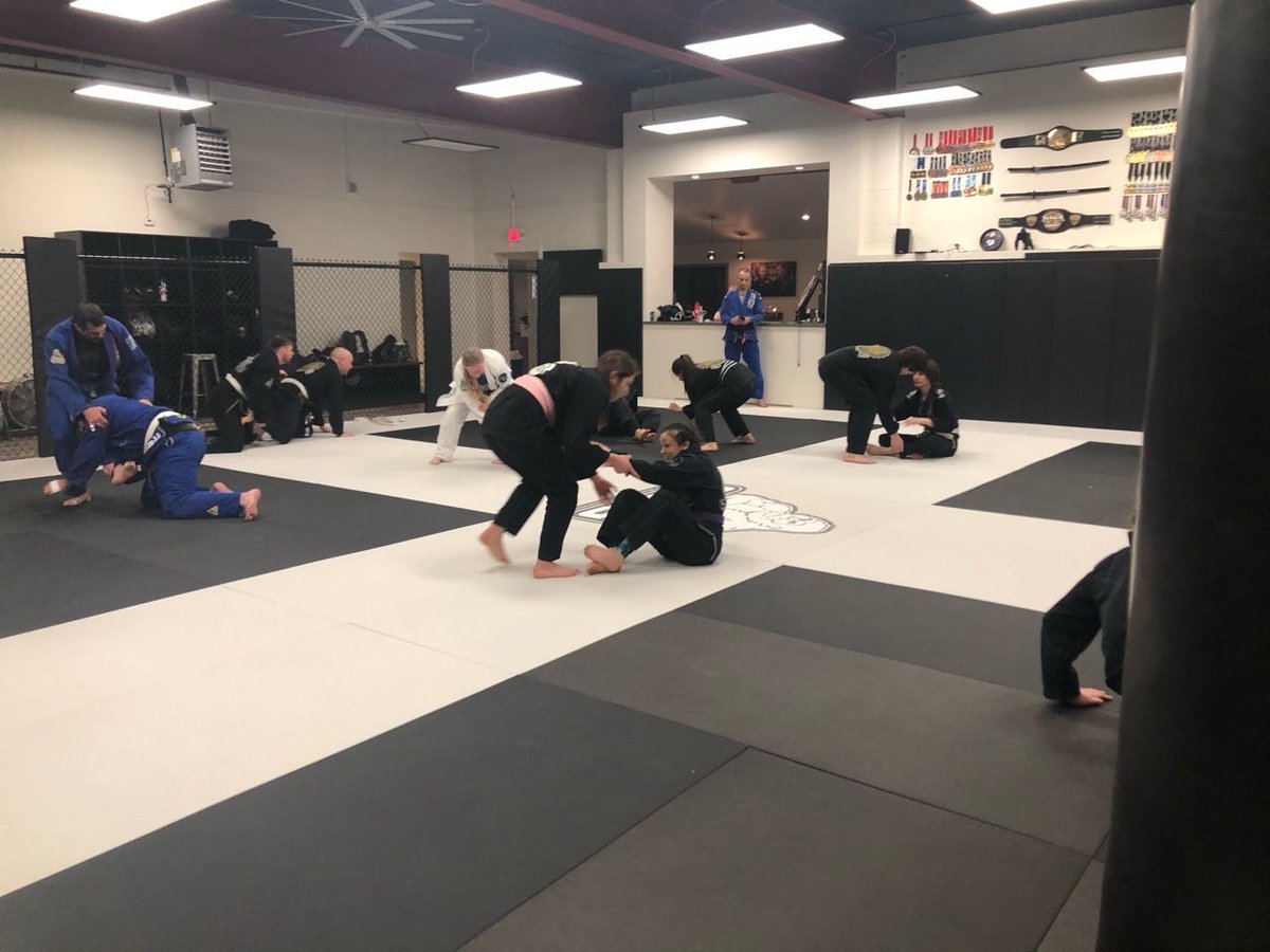 SBG_MT's tweet photo. 1️⃣% better on the mats. 💯 in life. 🦍👊 #whitefish #flatheadvalley #montana #martialarts #bjj #striking #jiujitsu #bjjlife #bjjtraining #gyms #discipline #disciplineequalsfreedom #showup #dothework https://t.co/yXbsZyAgUH
