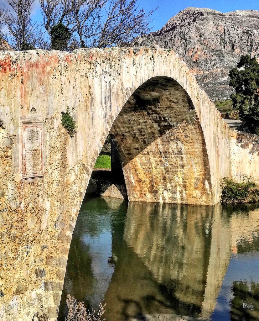 VagaBobTravel's tweet photo. 𝙏𝙝𝙚 𝙗𝙚𝙖𝙪𝙩𝙞𝙛𝙪𝙡 𝙊𝙩𝙩𝙤𝙢𝙖𝙣 𝙨𝙩𝙮𝙡𝙚 𝙨𝙩𝙤𝙣𝙚 𝙗𝙧𝙞𝙙𝙜𝙚 𝙤𝙛 #𝙋𝙧𝙚𝙫𝙚𝙡𝙞 
.
#oldstonebridge #ottomanstyle #cretanbuilt #megapotamosriver #asomatos #riverfordcrossing #picturesquelandscape #tranquility #explorediscoverexperience #wanderlusting around #Crete https://t.co/zWVpDM1bgz