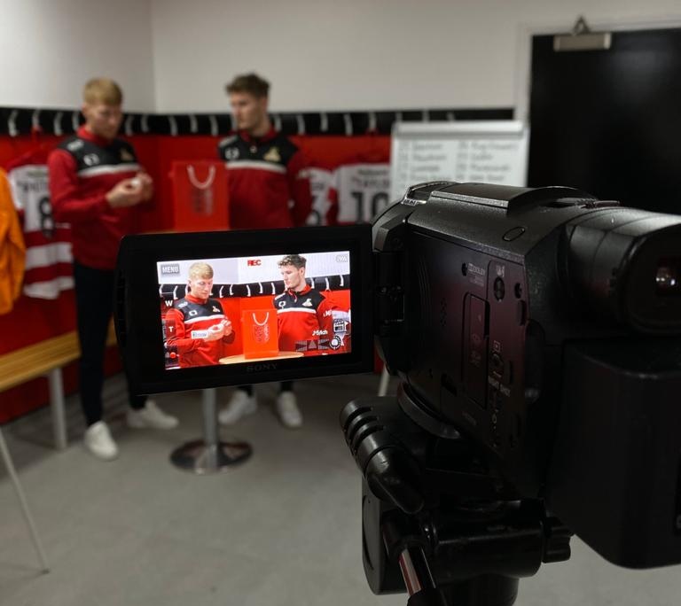 ClubDFoundation's tweet photo. PREVIEW πΈ | Thank you to @drfc_official players Brad Halliday and Kieran Sadlier for completing our EFL Kids Cup draw for the tournament on the 24th January.
The full draw and details will be with schools next week β
π
#RecordEntry #EFLKidsCup https://t.co/xioKs8B6RI