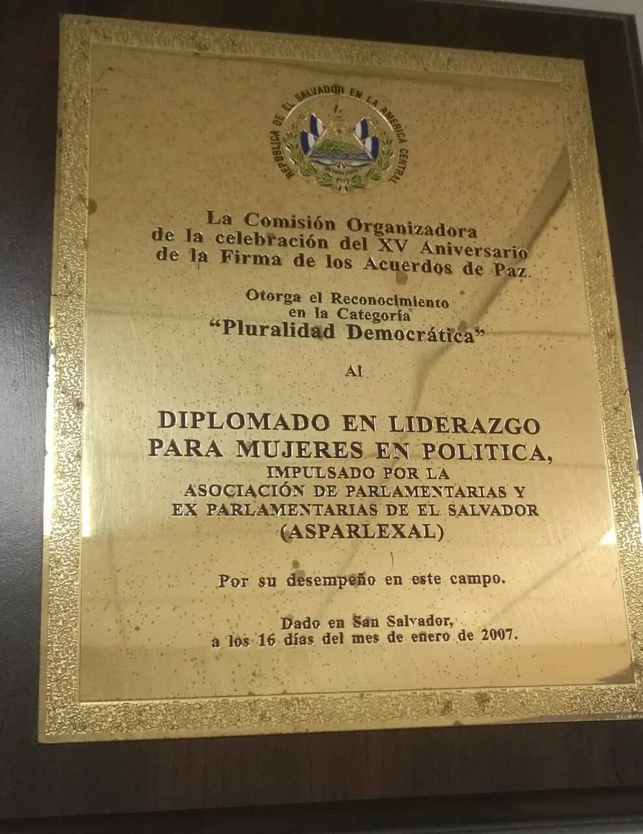 amco2015's tweet photo. Esto merece ser compartido, orgullosa de formar parte de estas graduadas y el trabajo que realizamos como #ASPARLEXSAL
El compromiso sigue. https://t.co/LORKfjsFOJ