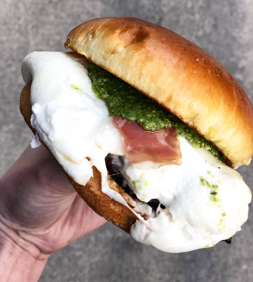 25DegreesCHI's tweet photo. Have you tried all of our Signature burgers yet? Say hello to our Number Two - a little taste of Italy with creamy Burrata, a house made pesto, roasted tomato, and prosciutto. What can be better for a cold winter day than a hot, juicy burger? Doors open at 4pm! https://t.co/Sz3iXRerUO