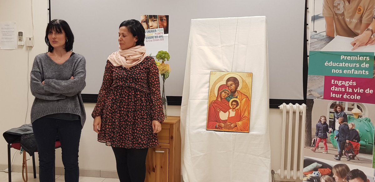 Concours de crèches de l'#APEL du Var remporté par l'école Sainte Thérèse de la Seyne-sur-mer qui accueillera pour 1 an dans l'école "l'icône voyageuse". Félicitations!
<a href="/Apelnationale/">Mouvement des Apel</a> #Toulon <a href="/EnsCatho/">Enseignement catho</a>