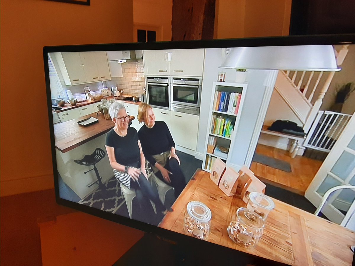 SuffolkMktEvent's tweet photo. Great to see @goodtogohealthy on @BBCLookEast talking sustainability &amp; business. You can meet Rachel at Lavenham farmers market on Sunday January 26th when she will be selling her delicious, homemade granola.  #healthyplanet #zerowaste #sustainablefood #smallbusiness https://t.co/bGdqKUYPWx