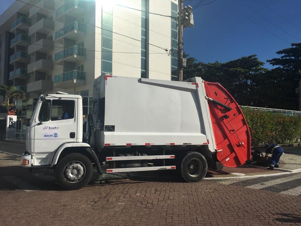 limpatech's tweet image. Vocês já perceberam que a orla da Praia dos Cavaleiros está cada vez mais bonita e agradável? Realizamos a coleta com eficácia e mantemos a limpeza diária para enaltecer ainda mais a beleza da nossa cidade.
Limpatech mantendo o padrão de qualidade! #PorumaMacaemelhor