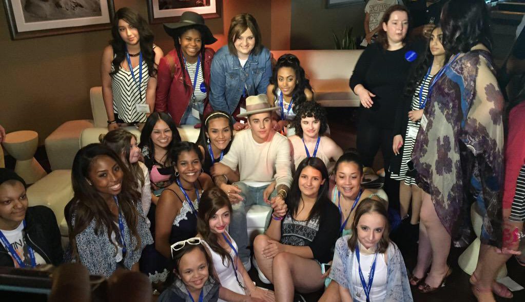 •٢٠١٥
جاستن قرر يسوي حفل خاص للمعجبين من جمعية Make A Wish الخيرية ومن ضمن الأحداث اللطيفة هناك كان...