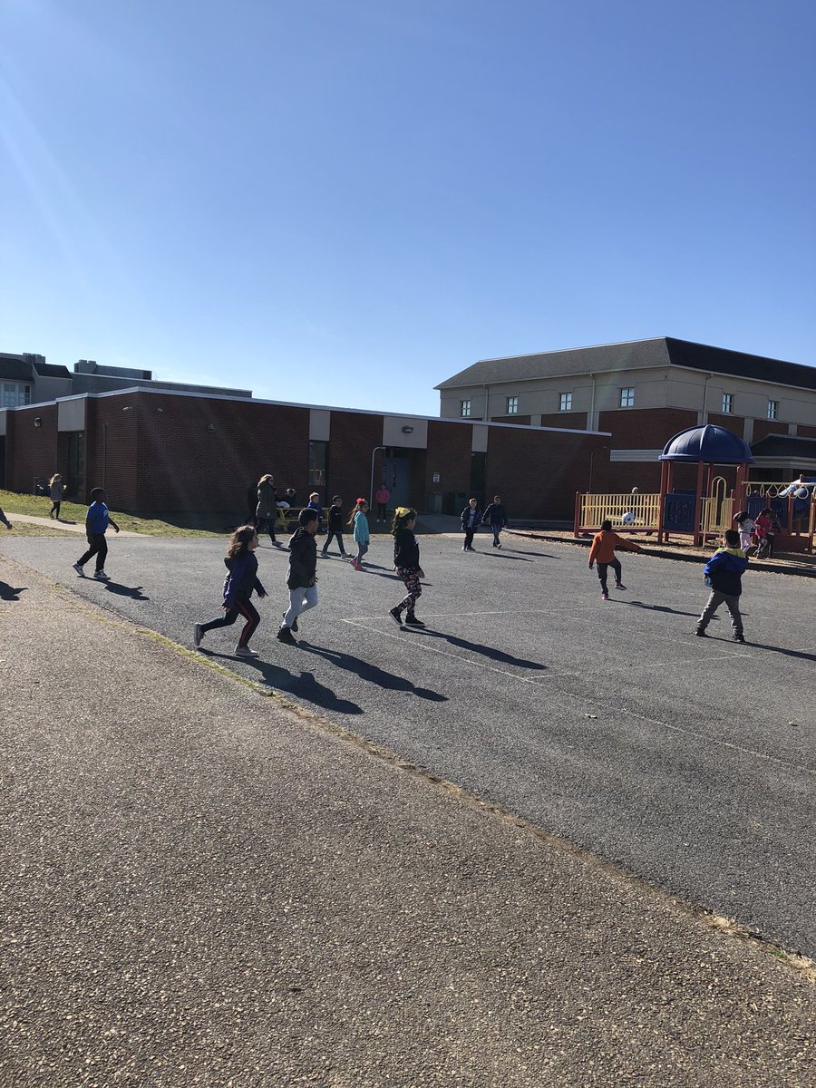 Tobia698's tweet photo. Awesome Day ... ice cream social and #soccer w/ Ms. Grover’s 3rd grade @ #WatermanElem. In @HCPSNews! Those kids can RUN! THANK YOU! #polite #respectul #fulloflife @HFDVA @WHSVnews @DNRnews @WHSVMarina https://t.co/Gtwm1r2t0k