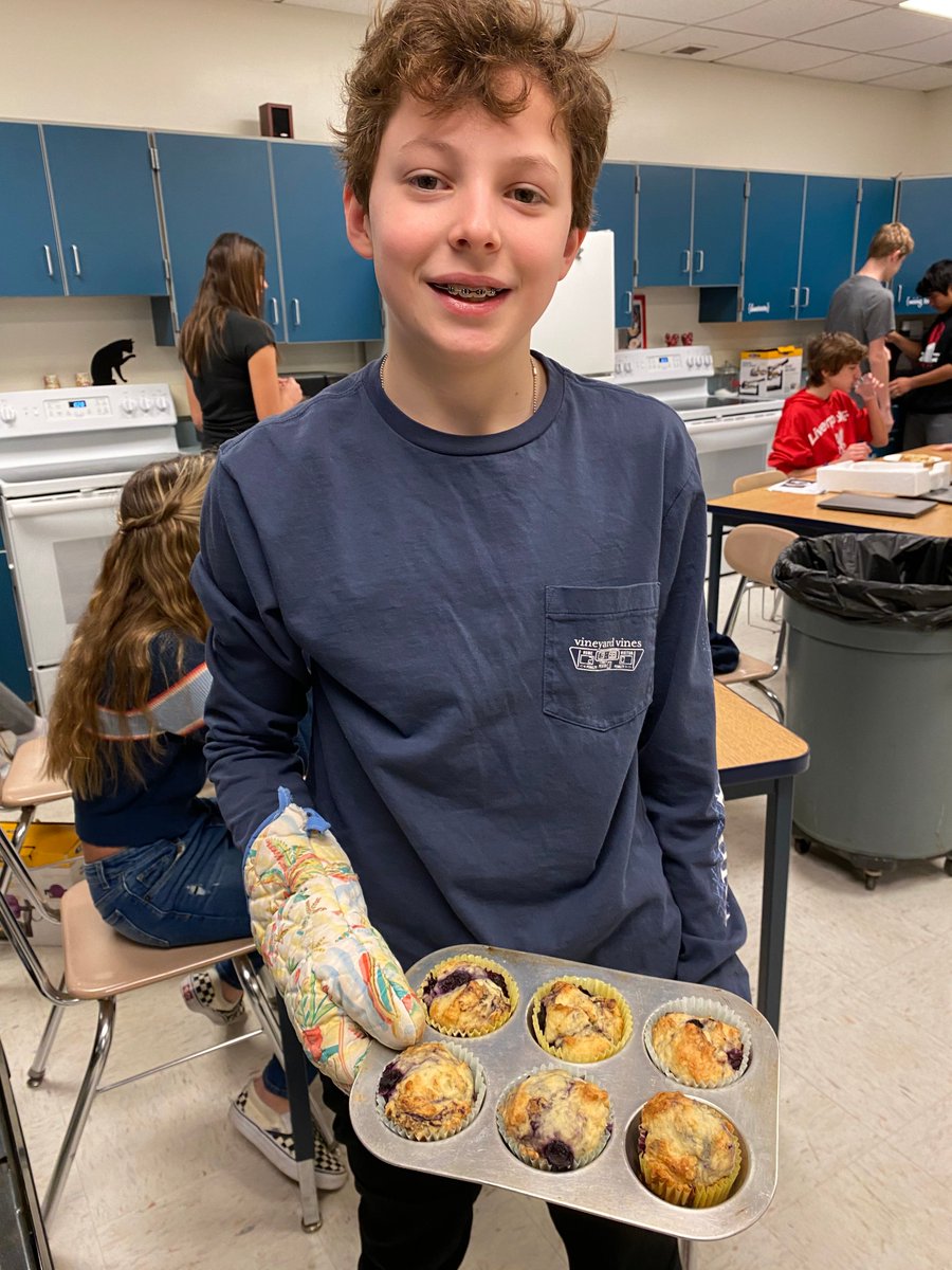 chrissacooks's tweet photo. FCS students will not 'waffle' π§over breakfast decisions again! On the JMS FCS breakfast menu today: Waffles, pancakes, banana bread, and blueberry muffins π½οΈ #PreventHanger #BetterConcentration #WeAreJMS #LeboProud https://t.co/ZF5KU5skmi