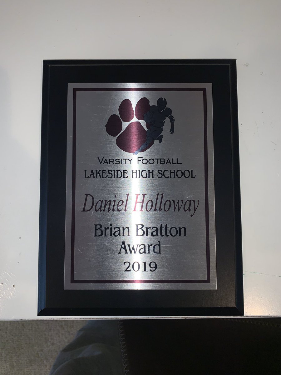 dholloway28's tweet photo. Receiving the Brian Bratton Award was a great way to conclude an incredible senior football season. Thank you to my family and coaches for helping me become the person I am today on and off the field! @brianbratton https://t.co/rZdVxJZOvD