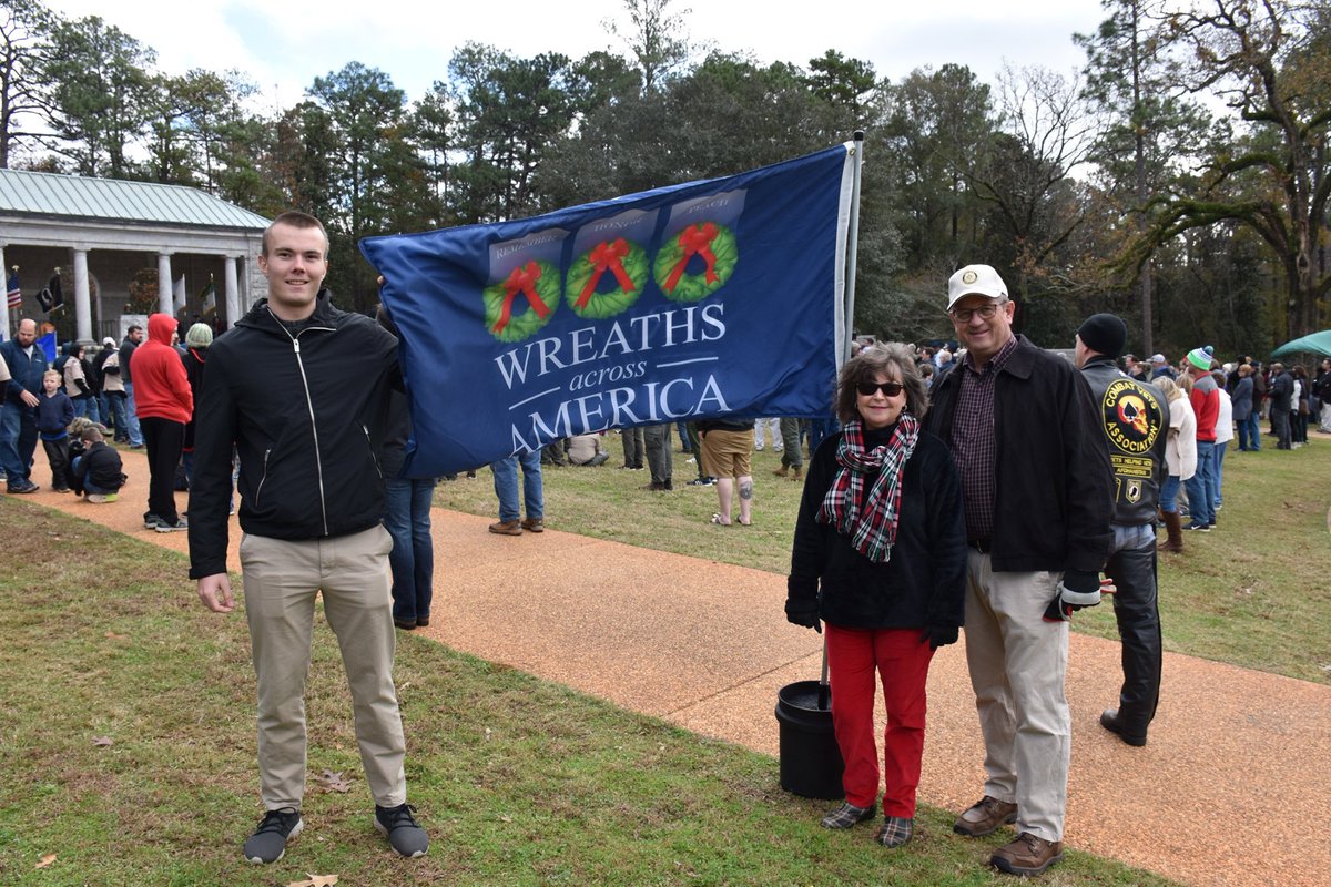 AmericusClub's tweet image. It was wonderful to see so many Americus Rotarians honoring our fallen soldiers at Andersonville National Cemetery. Rotarians, along with hundreds of other volunteers, laid 15,705 holiday wreaths on tombstones for the annual Wreaths Across America initiative. #Serviceaboveself