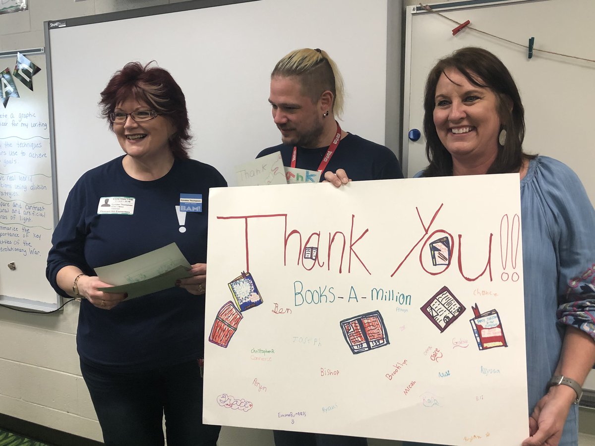 MrsJenJones1's tweet photo. Congrats to Mrs. Phipp’s Class for being one of four nationwide winners of the BAM Extreme Classroom Makeovers! They won $1,500 worth of new books!  We can’t wait to read, read, read! @Lex1_Literacy @phescougars @booksamillion https://t.co/nNKMiZ4JmA
