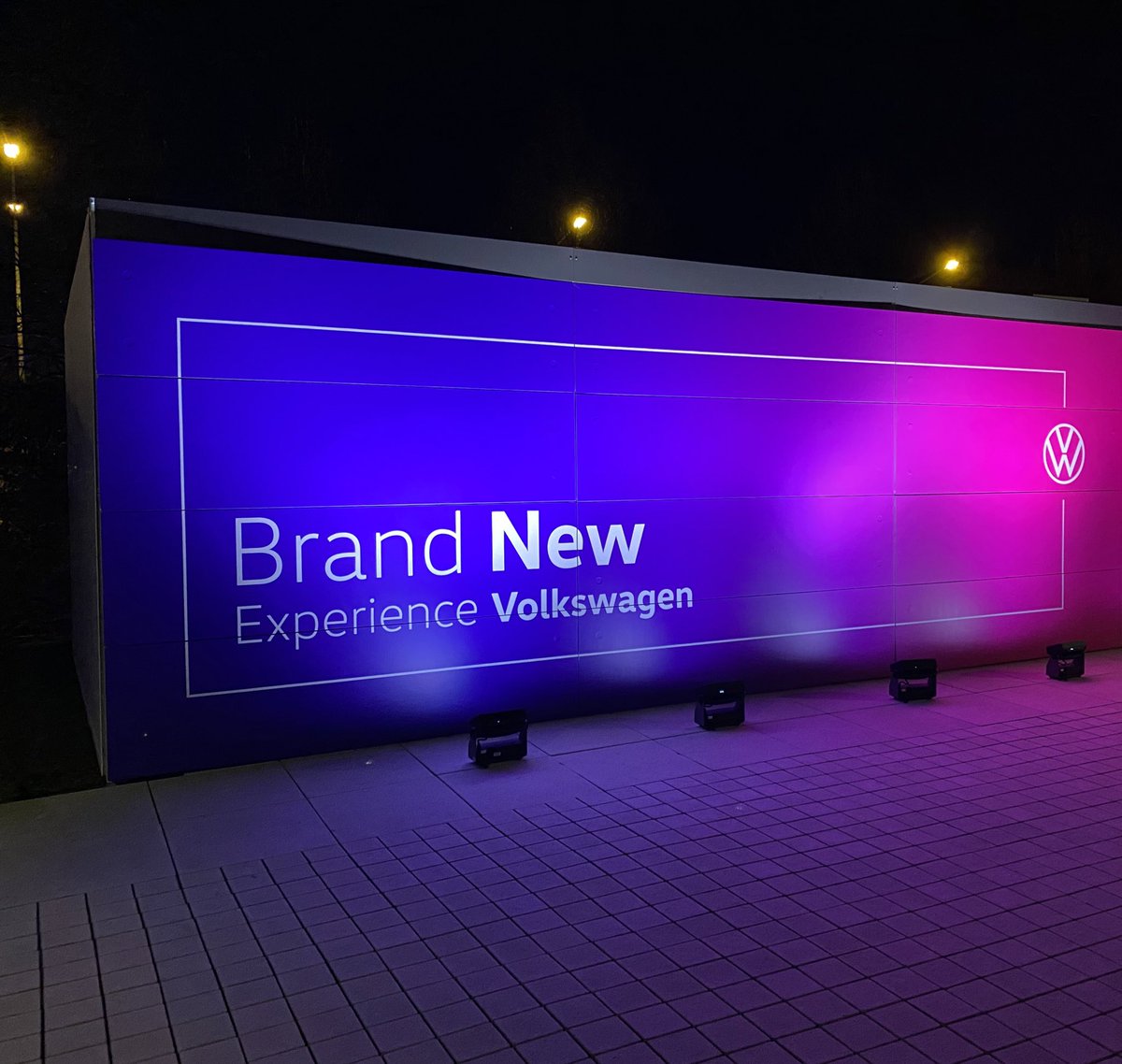 Intoa ja tarmoa täynnä Wolfsburgissa Volkswagenin päämajalla. Tulemme näkemään tänä vuonna automarkkinoiden sähköistymisen. #Volkswagen #suunnannäyttäjä