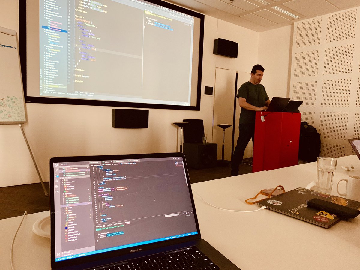 Ve středu nás v @avast_antivirus školil <a href="/fczbkk/">Riki Fridrich</a> na téma Vue.js prakticky. Získali jame nejen hezké certifikáty, ale hlavně spoustu praktických znalostí. Určitě všem doporučuji :)  #js #javascript #vue #VueJS #FrontEnd