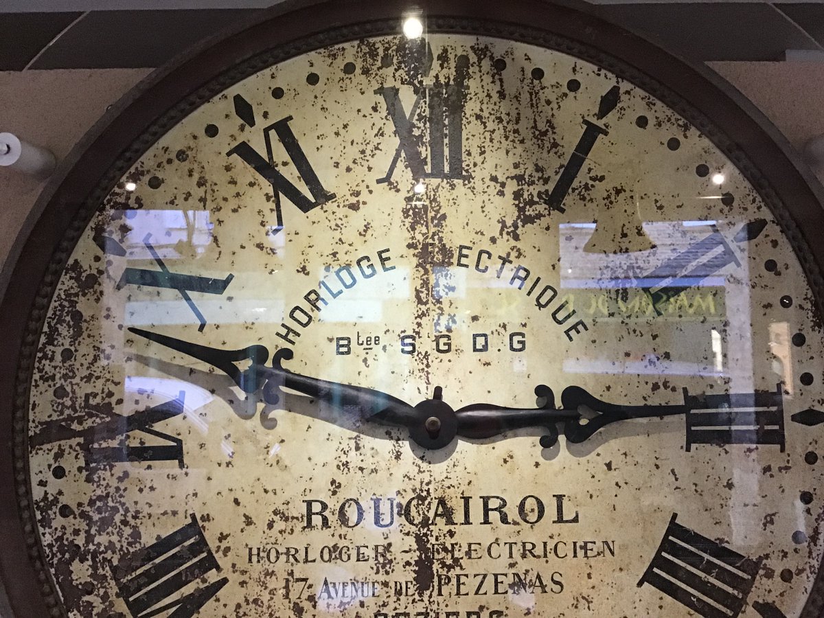 Simon_Gregg's tweet photo. @estelleash @RCurran15 At the Musée - clocks, clockwork, bells... https://t.co/joic50DT9j