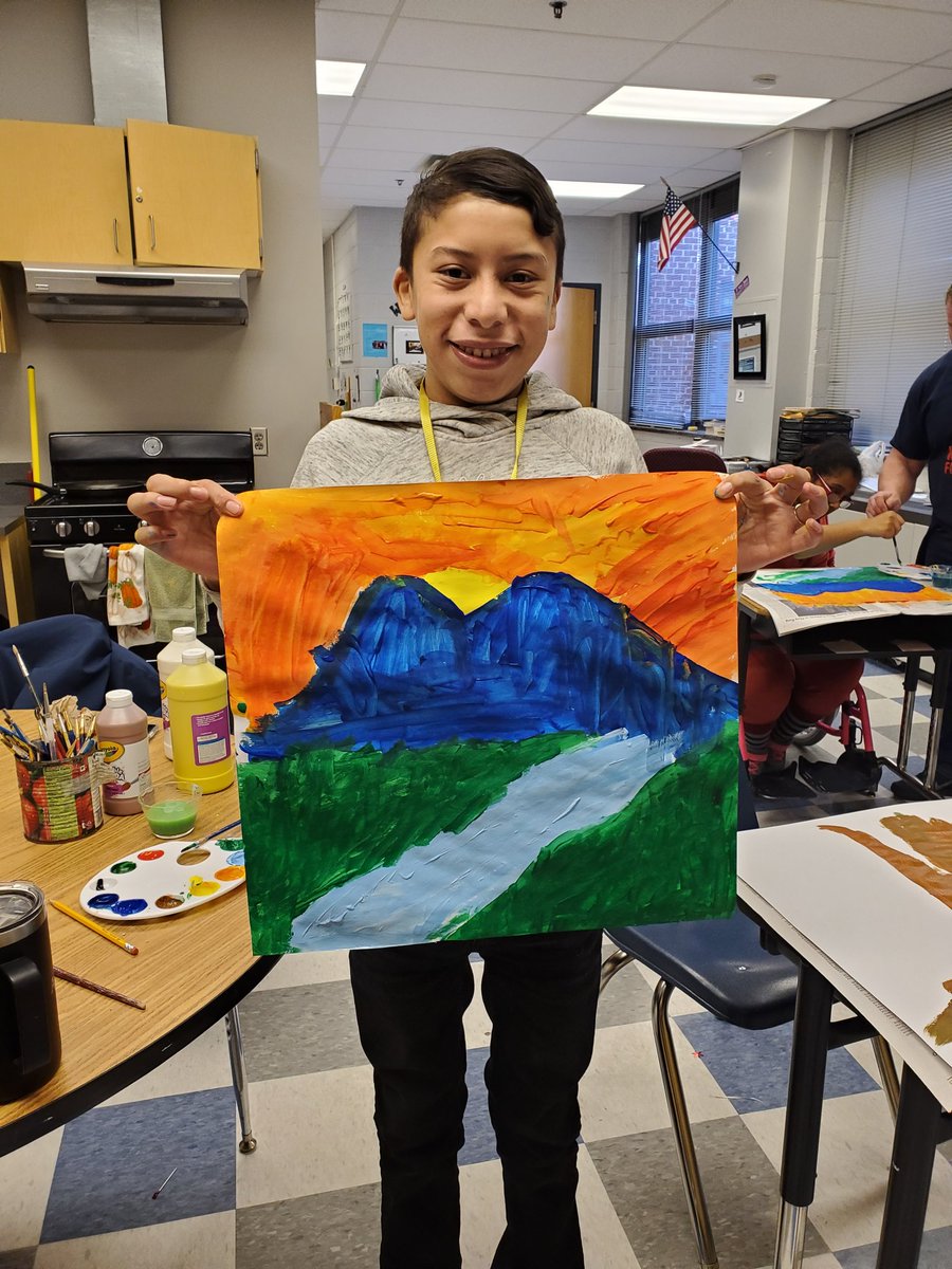 Justiceceramics's tweet photo. Painting the blue ridge mountains! #art @WolfPrincipal @mrsvandawalker @mslafETR @LynnLunger https://t.co/KSXLEa4FmZ