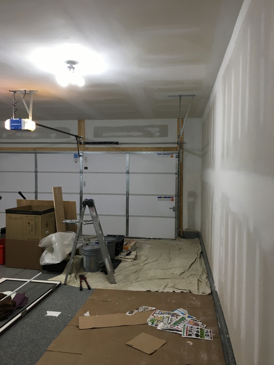 Florabropaint's tweet photo. It's a WONDERFUL day in #PlainfieldIndiana for #TeamFBP to work on this master bath & garage remodel! Nice start guys!!!
#IndysBestPainter #PaintTheTown #NextLevelPainting #PaintingContractor #InteriorPainting #PPG #PPGPaints #PPGProud https://t.co/nuIkZnzzJb