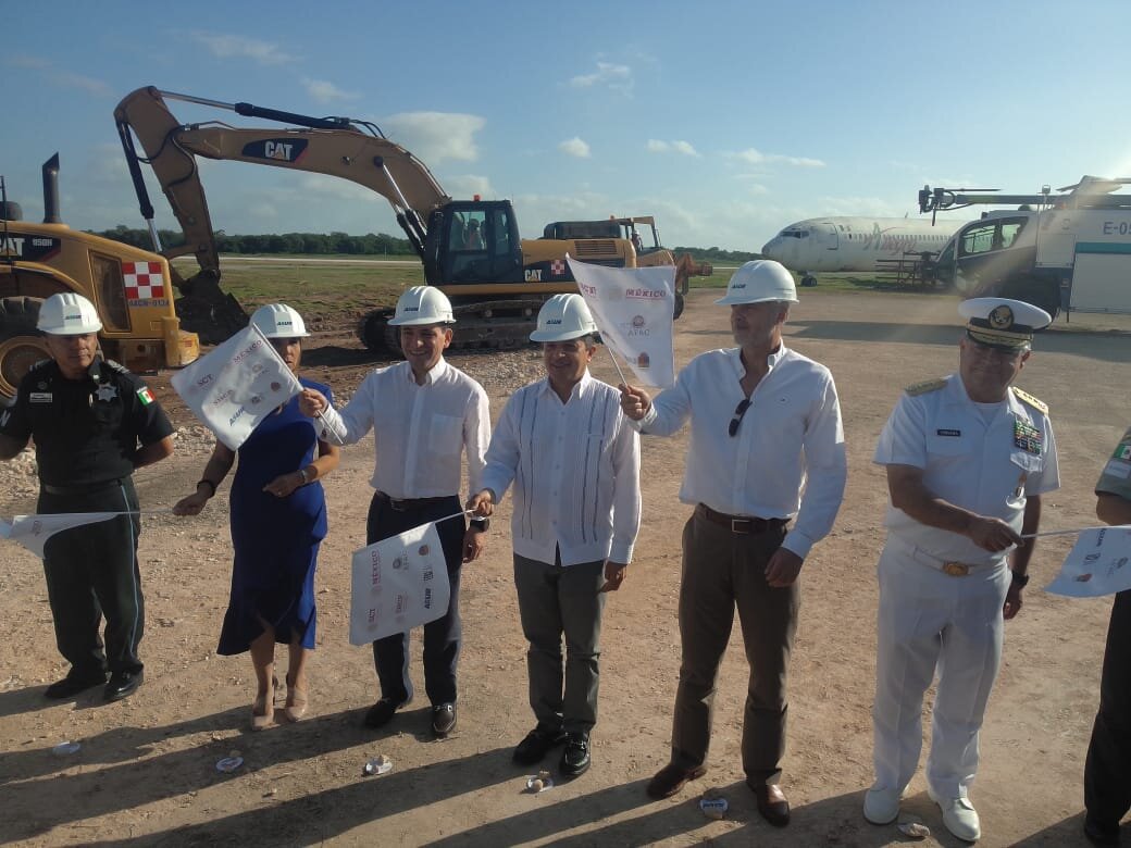 Cancunissimo1's tweet photo. Se dio el #banderazo 🏳️ de inicio de las obras de construcción 🛠 del rodaje, que corren paralelas a la pista dos, y del edificio y plataforma de la Terminal 4 ✈️
👉https://t.co/iEvNCfglYh https://t.co/Gyuh1HZTVg