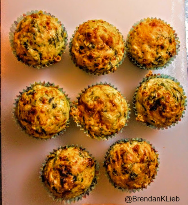 A batch of savory muffins has just come out of my oven.
These are filled with acorn squash, spinach, sweet onions, feta &amp; mozzarella.
Happy Thursday! 😊
#baking #muffins #vegetables #vegetarian #lunch #cheese