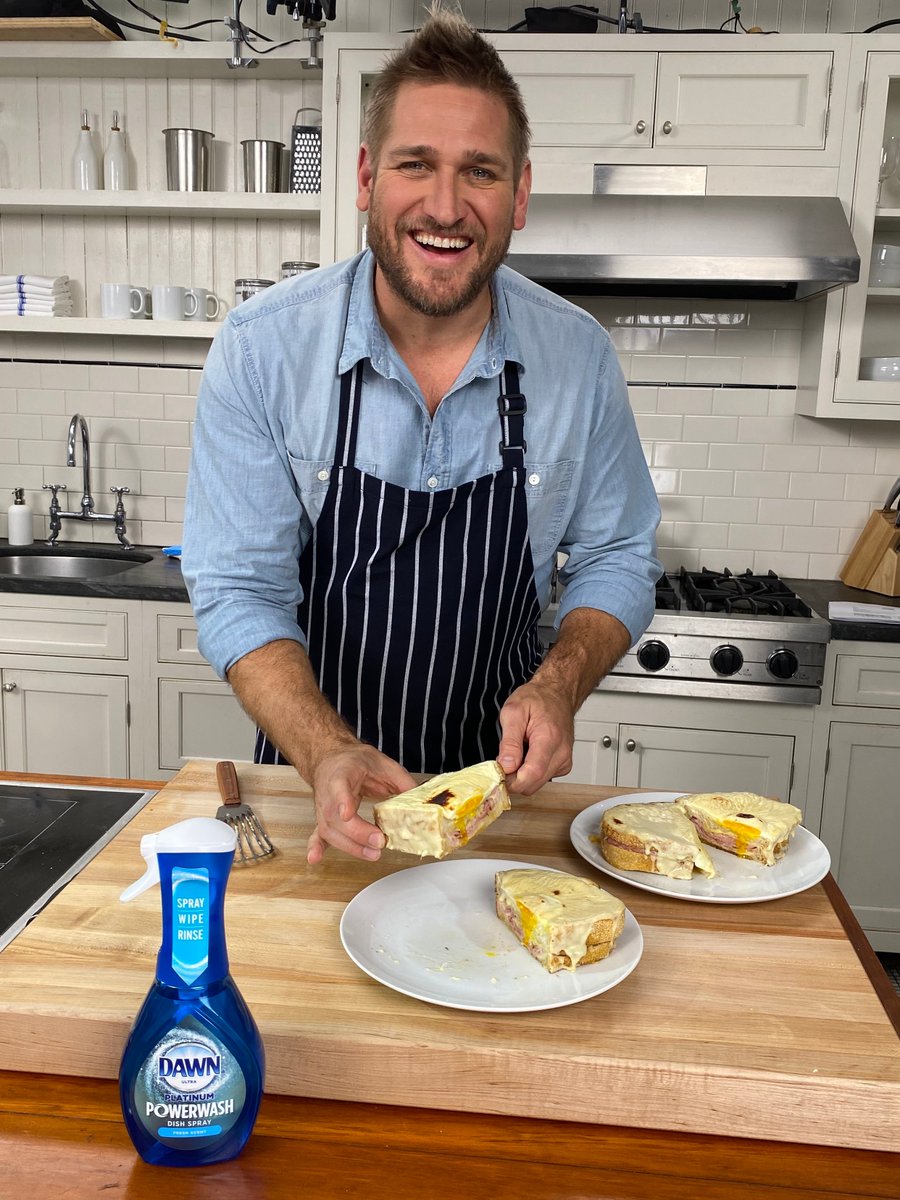 CurtisStone's tweet photo. I had a blast filming my new recipe series with #DawnPowerwashDishSpray. And avoiding a sink full of dishes thanks to the new foam formula which eliminates the need for overnight soaking made clean up a breeze. #SprayWipeRinse #DawnPartner https://t.co/IR24MMrHwQ