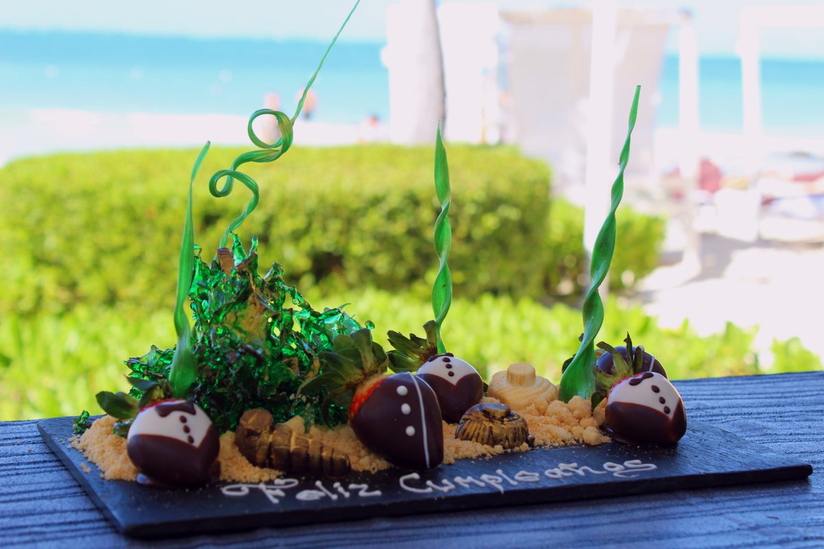 DreamsSands's tweet photo. Our beach has witnessed the most unforgettable moments. Blow your birthday candles and celebrate this special day at #DreamsSands Cancún. https://t.co/OtujII435Y