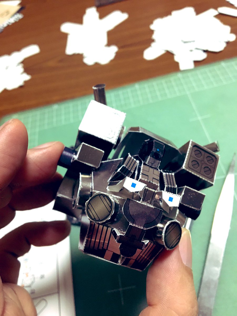 今日はここまで。
なんてかっこいいんだ。
これ紙だぜ。 