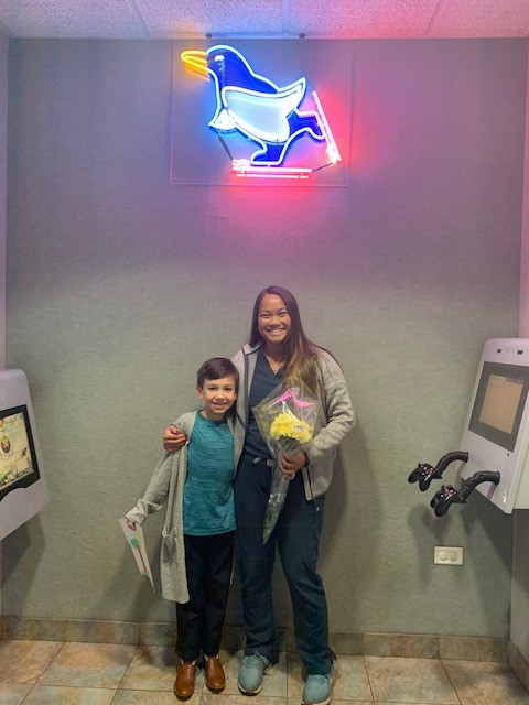 Chicagokidds's tweet photo. What a lovely surprise for Dr. Sandra! Thank you so much Russell 💐
#smile #flowers #Pediatricdentists #palosheights https://t.co/xKDOTsfXw7