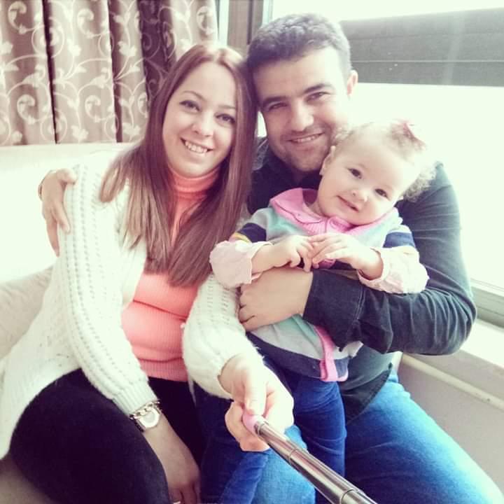 ŞEHİDİMİZ VAR ESKİŞEHİR!

Suriye'nin Tel Abyad ilçesinde bombalı aracın patlaması sonucu şehit olan askerlerimizinden biri Erenköy Mahallesinden hemşehrimiz Piyade Binbaşı Şevket Tombul.
Çok üzgünüz... 

Şehidimize Allah'tan rahmet, ailesine sabır diliyorum. Başımız sağ olsun.