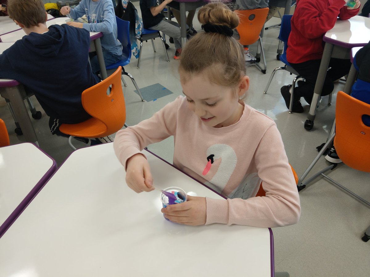 lschlemm1's tweet photo. Thanks to the Spirit of 67 for the amazing Visiting Scientist! We 💖 slime!!  #sheridanshines #findingjoy67 https://t.co/Ly9cMVxuwF