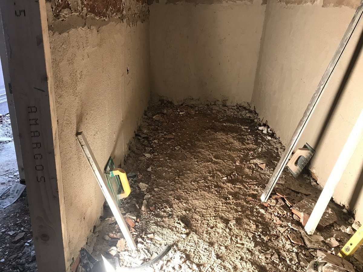 SKerakoll's tweet photo. Hemos podido comprobar la eficacia de #BiocalceMuroSeco en una deshumidificación en Zafra. En tan solo una semana la humedad de los muros con remonte se ha secado. Ahora vamos a por el #BiocalceRevocoTipo”00”. https://t.co/pYISWpSjbh