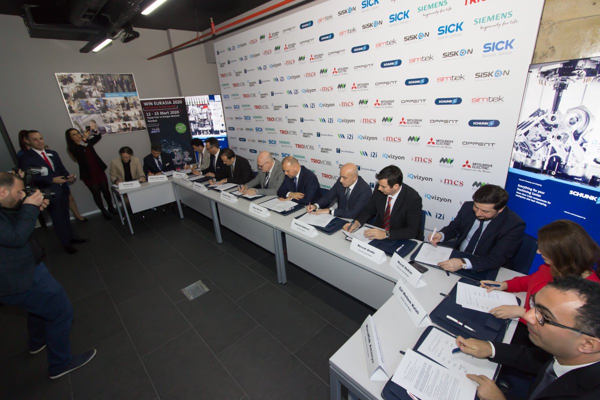 iqvizyon's tweet photo. Bugün Türkiye' de ilk defa, i2i systems ın şebekesi kullanılarak tasarlanan IIOT, sensör etkileşimli seneryoların hayata geçtiği ve sektörümüzün lider markalarının buluştuğu Deutche Messe önderliğinde ki imza töreninde IQVizyon olarak yer aldık.

.

.

.

#wineurasia #5G https://t.co/rcWSOVqFRe
