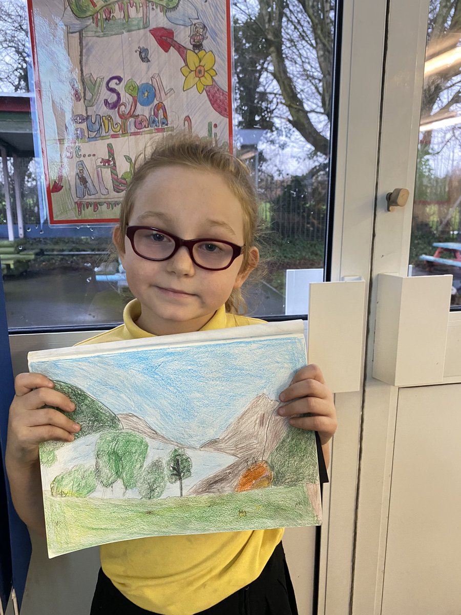 StAlbansSchool1's tweet photo. #SACPSY4 have had a lovely stimulating afternoon, sketching a welsh landscape - Snowdonia. Fantastic concentration and artistic skills! ✏️🎨! #SACPSCREATIVITY #SACPSFUN #Article29 #EisteddfodTopic #CurriculumCymreig https://t.co/ECydQVgSvr