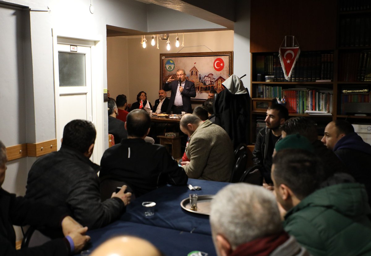 dadayder's tweet photo. Kastamonu Daday Derneğimizde bu akşam çok değerli Eyüpsultan Belediyesi Başkanımız Sn.Deniz KÖKEN Bey'i ağırladık.Bu çok değerli vakitlerini ayırarak, bizlerle keyifli bir sohbet gerçekleştiren Sayın Başkanımıza ve Değerli Meclis Üyelerimize teşekkürlerimizi sunarız. @DenizKoken https://t.co/QOxL96iXHs