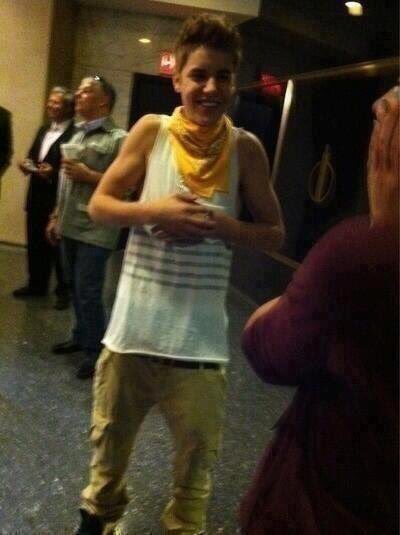 تقبل وحب جاستن للمعجبين المسلمين. https://t.co/pbNOMbW2bi